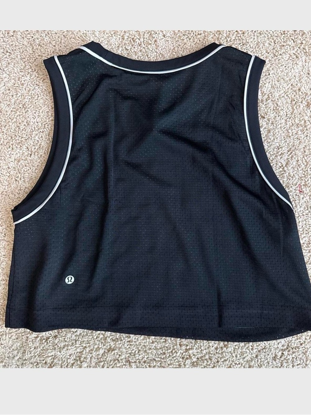 Lululemon reversible cropped jersey tank size M - Picture 2 of 3